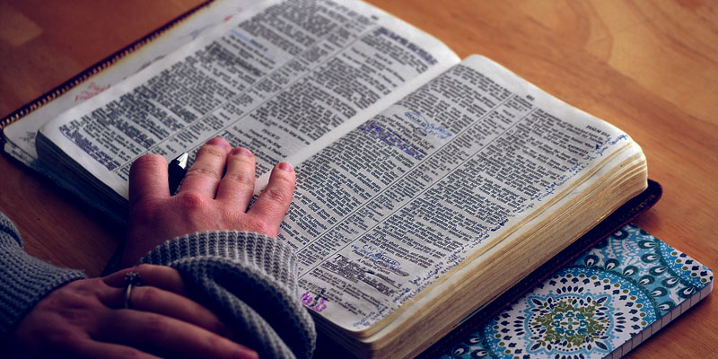 How to "Be Yourself" as a Christian (and Figure out Who "Yourself" Really Is) | LikeAnAnchor.com